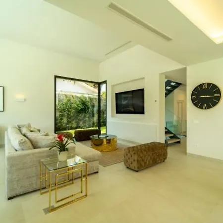 Ultra Luxury 5 Bedroom Retreat With Rooftop Solarium 마르베야