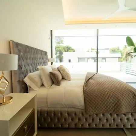 빌라 Ultra Luxury 5 Bedroom Retreat With Rooftop Solarium *