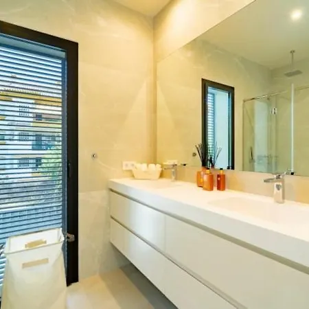 Ultra Luxury 5 Bedroom Retreat With Rooftop Solarium * Marbella