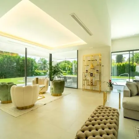 빌라 Ultra Luxury 5 Bedroom Retreat With Rooftop Solarium 마르베야