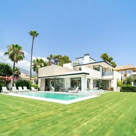 Ultra Luxury 5 Bedroom Retreat With Rooftop Solarium * 마르베야