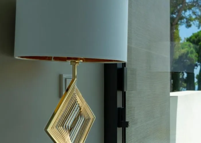 Ultra Luxury 5 Bedroom Retreat With Rooftop Solarium Willa Marbella