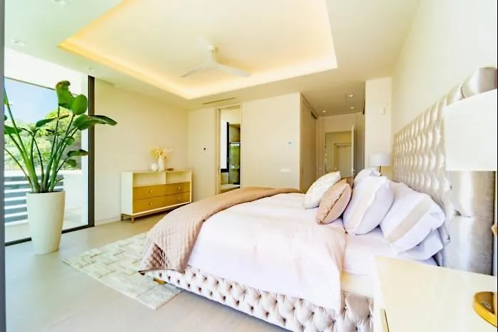Willa Ultra Luxury 5 Bedroom Retreat With Rooftop Solarium Marbella