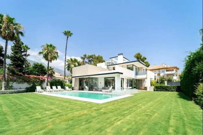 Ultra Luxury 5 Bedroom Retreat With Rooftop Solarium * Marbella